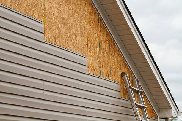 24/7 Emergency Vinyl Siding experts in Highland, IL